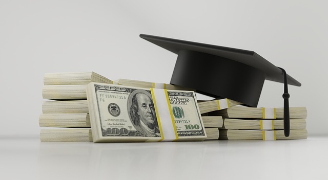 Condonación de préstamos estudiantiles: cómo funciona iniciativa Biden