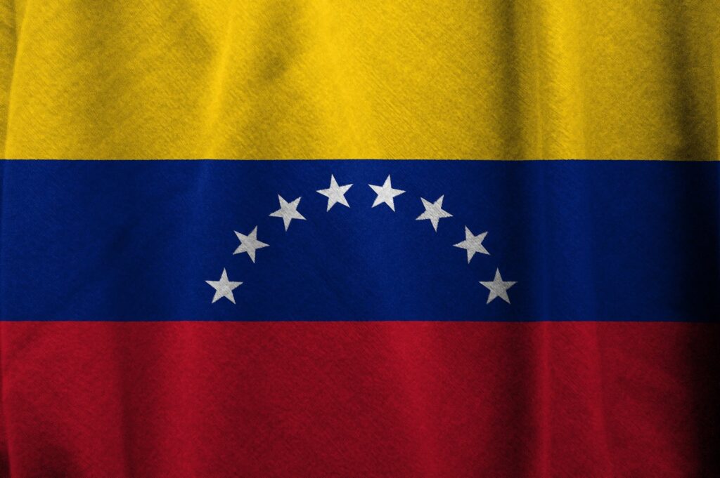 Bandera venezolana alude a la ayuda para Venezuela