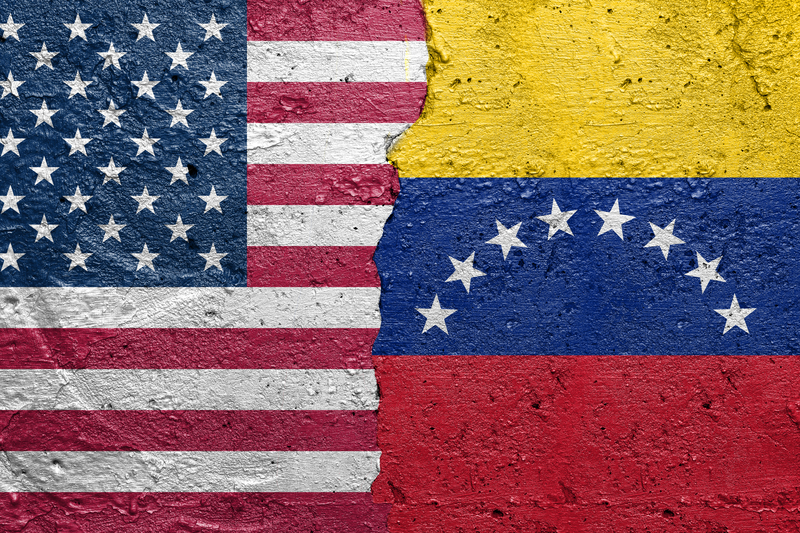 banderasdeEEUUy Vzla se enlazan aludiendo al TPS para venezolanos